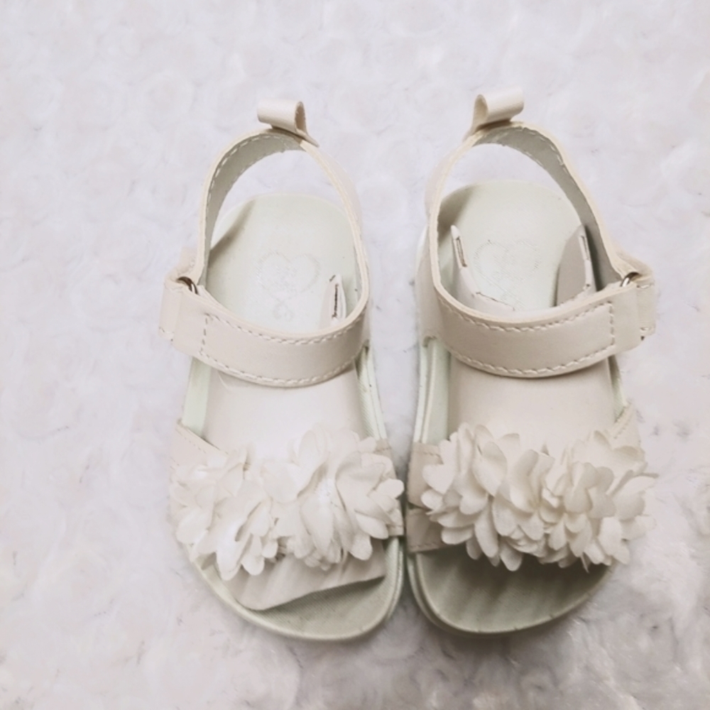 Shoes - Picture 5 of 10